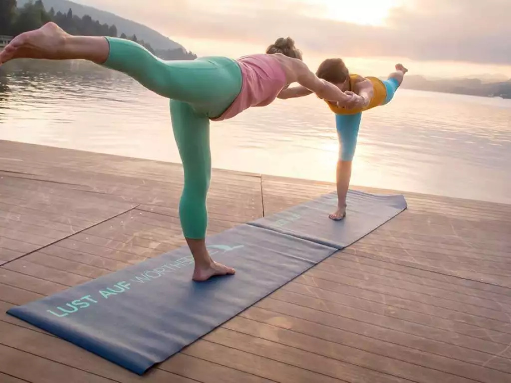 Wörthersee Yoga 2 Frauen